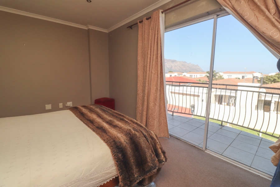 3 Bedroom Property for Sale in Gordons Bay Central Western Cape